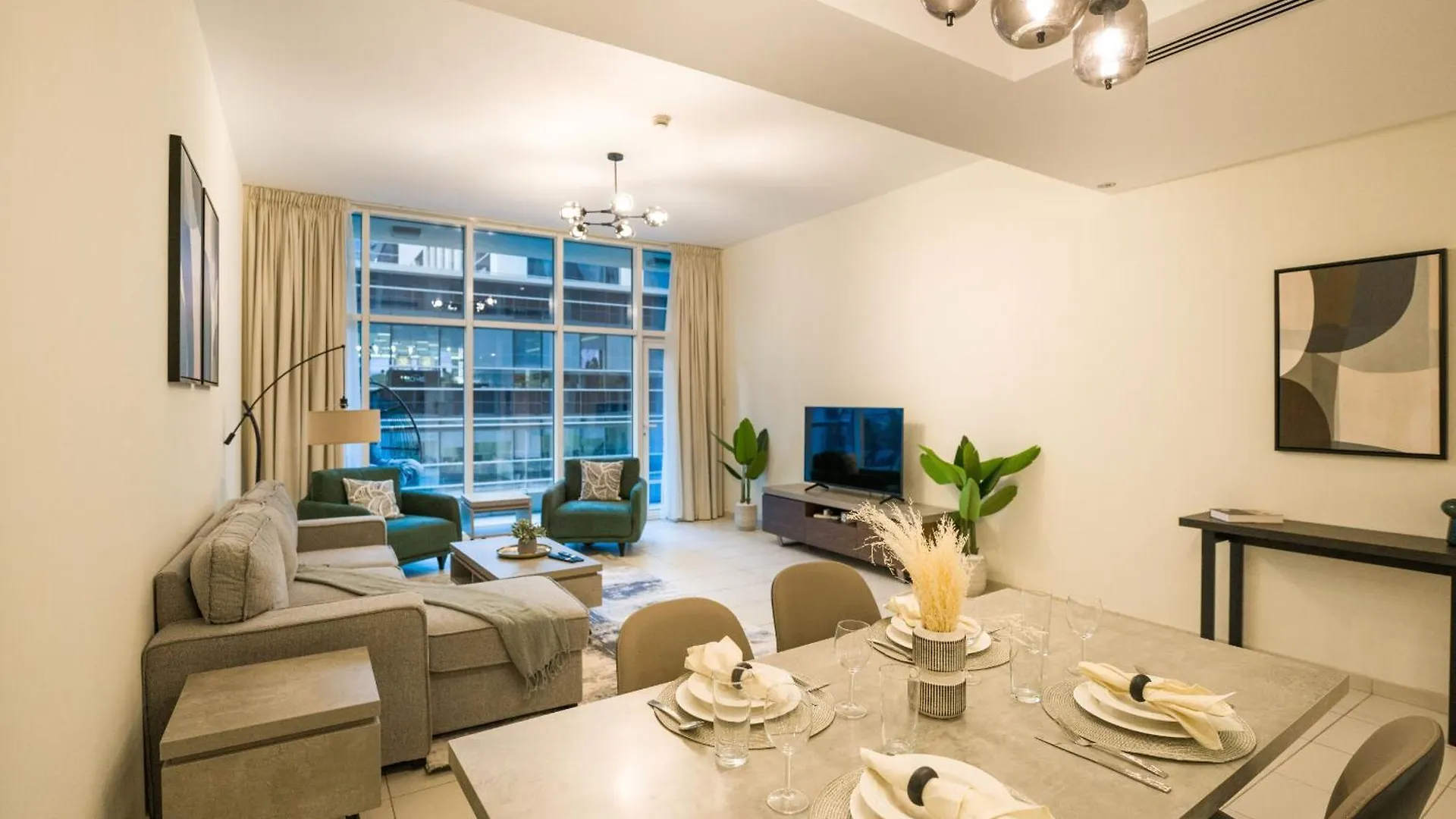 Easygo - Spacious Luxury1Br Apartment In Bay Square 9 Dubai